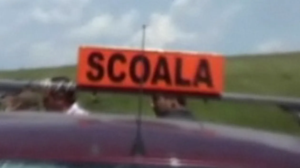 VIDEO O femeie care facea scoala de soferi a provocat un accident cu sase victime!