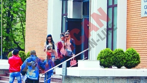 Adelina a iesit din spital