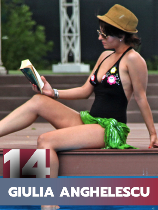TOP 30 de vedete care nu s-au lăsat până nu le-au “savurat”. Corina Caragea, Adelina Pestriţu sau Daiana Anghel nu s-au putut abţine nici măcar pe plajă