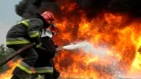 O bătrână, în stare gravă după ce un incendiu i-a mistuit casa