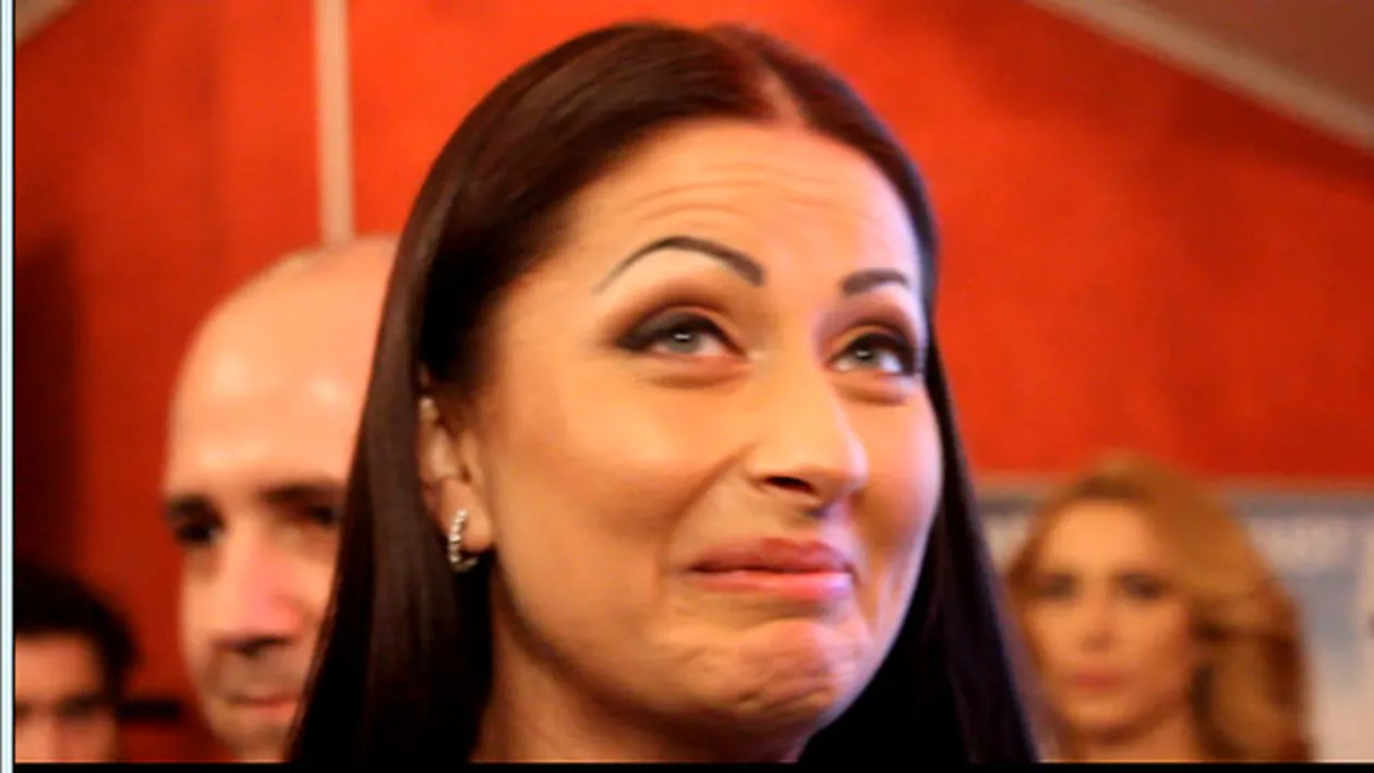 Gateste si nu gusta, face dulciuri fara zahar si mananca doar degresat. Stim slabiciunea care nu-i face cinste Gabrielei Cristea