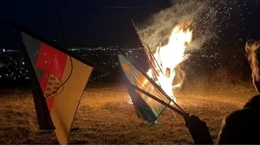 Focuri de veghe în peste 100 de localități din România. Maghiarii cer cărți de identitate secuiești și autonomie teritorială