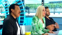 Premieră la American Idol! O concurentă a intrat în competiție fără să se înscrie la audiții și i-a uimit pe jurați cu vocea ei