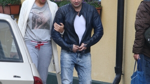 Dupa intalnirea incendiara cu Oana Zavoranu, latino-loverul s-a repliat langa noua lui familie! Pepe are grija de sotia lui intr-u