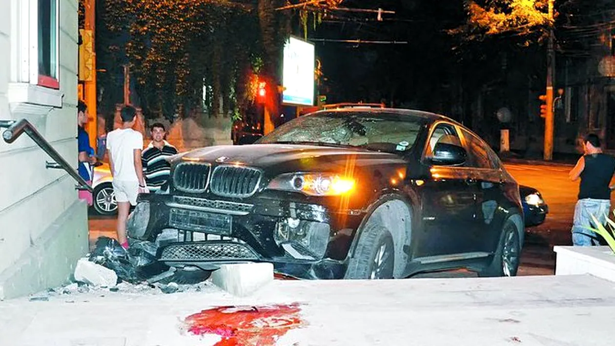 Constanteanca de bani gata a ajuns pieton dupa ce a lovit trei oameni cu BMW-ul! A ramas fara permis