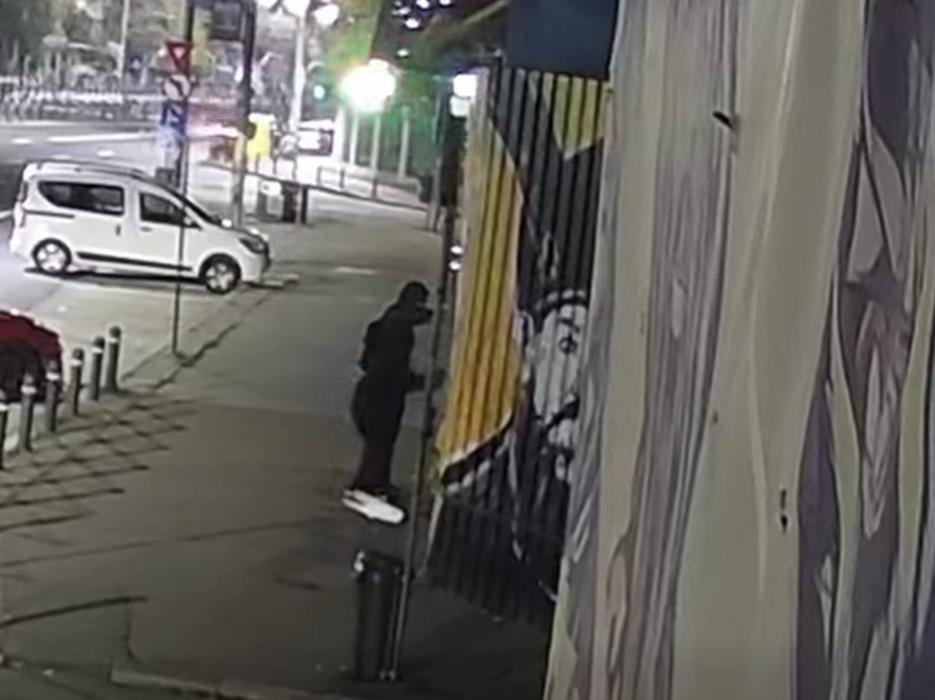 Sediul central al partidului lui George Simion a fost vandalizat. Pe cine acuză liderii AUR