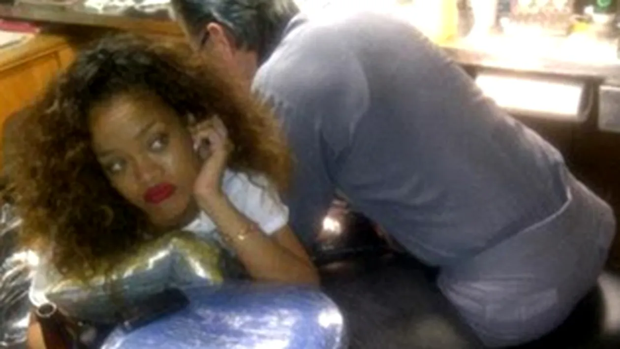 Rihanna si-a mai facut un tatuaj! Uite cum arata!