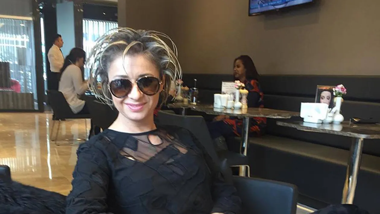 ANAMARIA PRODAN, apariţie de senzaţie pe stadion! I-a ameţit pe toţi cu decolteul generos