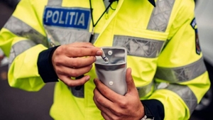 Veste proastă pentru fumătorii din România! Câți lei este amenda dacă arunci un chiștoc de țigară pe stradă