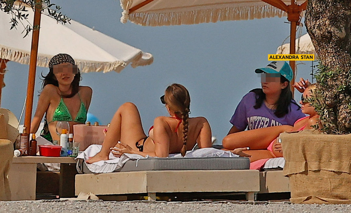 Alexandra Stan a arătat TOT pe plaja din Mamaia! Artista e HOT!