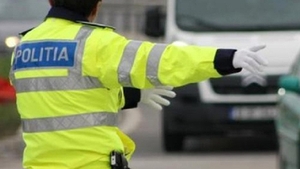 Şofer din Bucureşti, oprit de poliţişti cu focuri de armă pe litoral