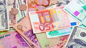 4 lucruri la care trebuie sa fii atent cand schimbi bani