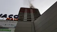 Incendiu la Monaco Tower din Berceni! Pompierii se luptă cu flăcările