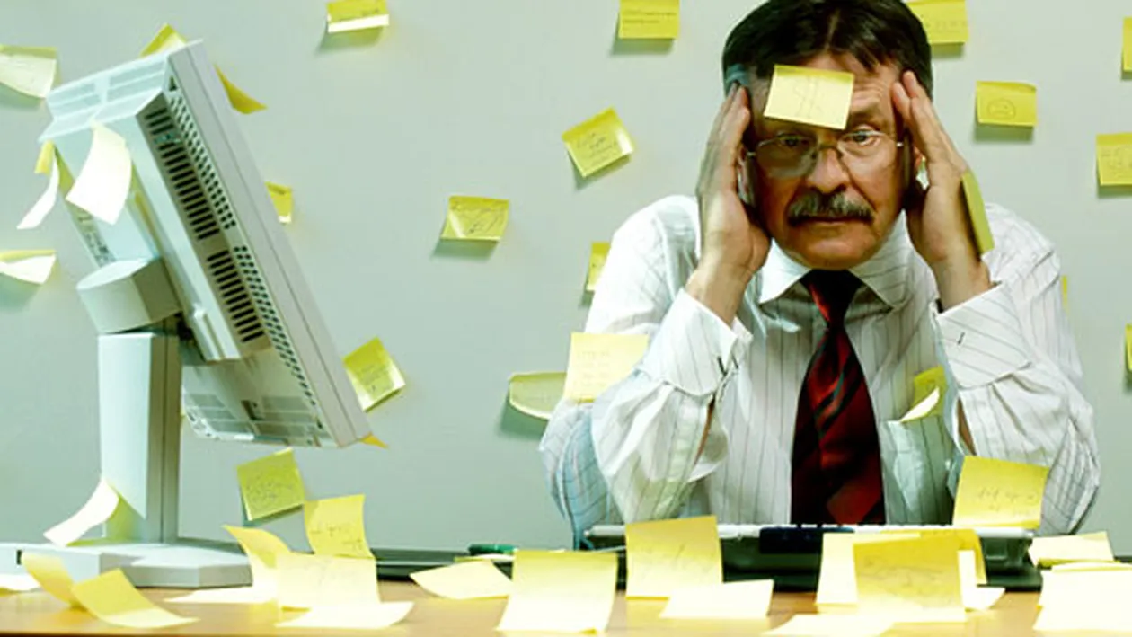 Stresul şi hărţuirea la locul de muncă, principalele probleme cu care ajung românii la psiholog