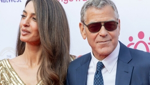 George și Amal Clooney, evacuați de urgență din casa lor din Franța din cauza incendiilor de vegetație