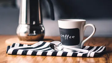 Cât timp trebuie să fierbi cafeaua la ibric, dacă vrei să fie delicioasă? Secretul specialiştilor