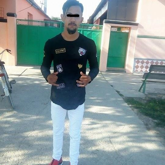 Tânăra de 17 ani din Arad a fost înjunghiată chiar de tatăl copilului ei. Vecinii spun că era un individ violent: ”A amenințat mai multă lume, era agresiv”