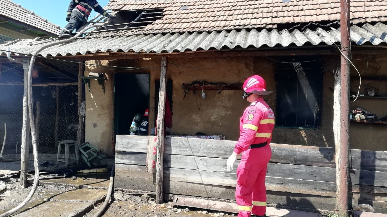 Explozie într-o casă din Teleorman. O femeie a fost găsită decedată