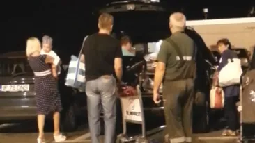 Gabriela Firea si trupa s-au intors din vacanta! Au petrecut cu mic, cu mare, in Antalya