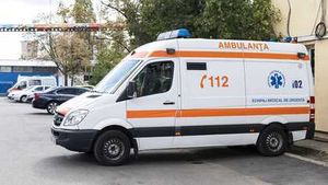 Un mort și un un rănit grav după impactul dintre două mașini, pe DN 7, în Arad