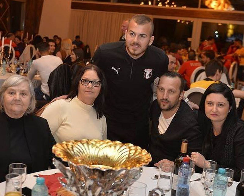 Denis Alibec, alături de familie, în perioada în care evolua la Astra