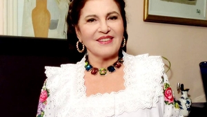 Fanii au rămas fără cuvinte! Cum arată IRINA LOGHIN în costum de baie la 77 de ani
