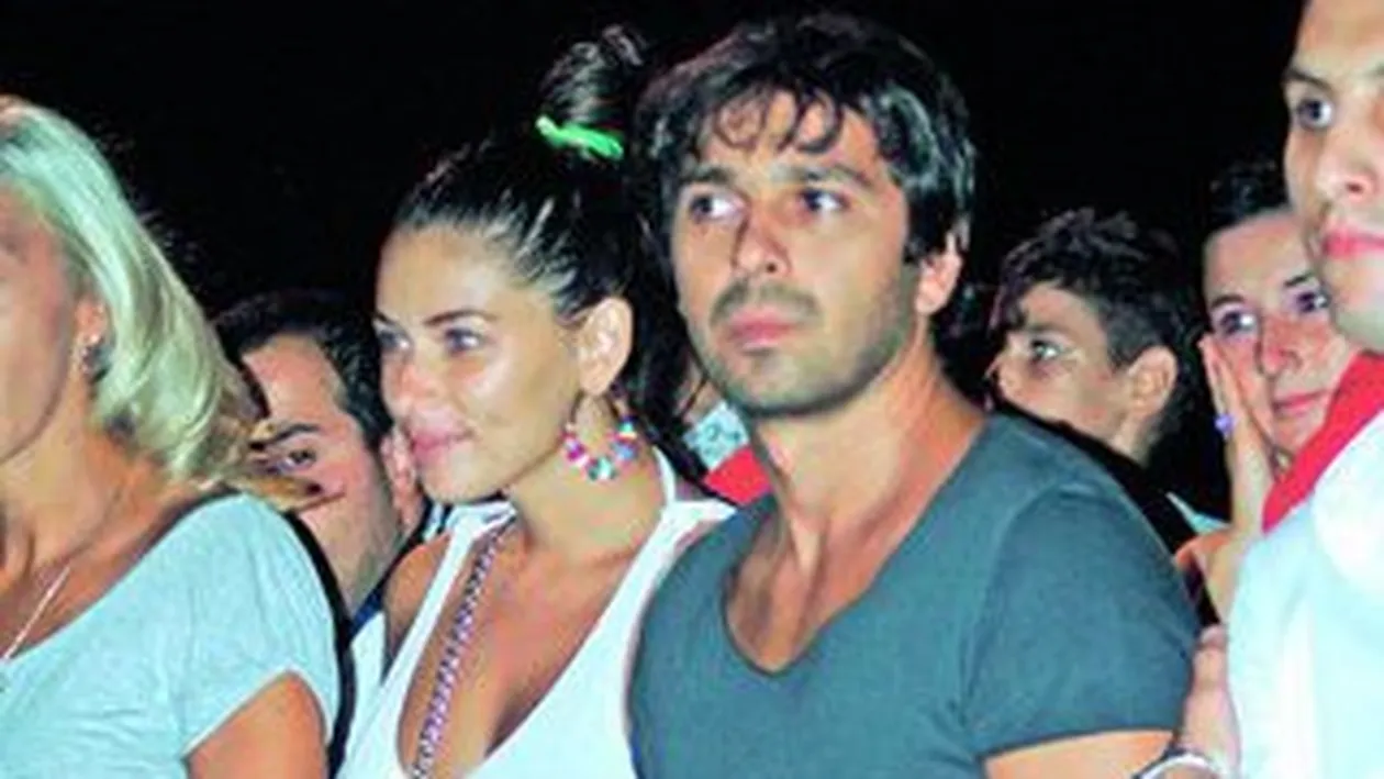 Roxana Vancea nu s-a dezlipit de Razvan Munteanu! Prea vecina cu iubitul Deliei!