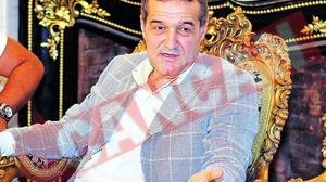 Gigi Becali cultiva rosii si castraveti