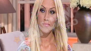 Blonda lui Ogica a tepuit o clienta! "Mi-ai luat banii cu japca!"/"Esti venita din mina? Nu vezi ce pamant ai sub unghii!"