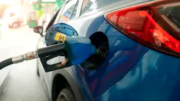 Carburanții, ieftiniți agresiv. Motorina a ajuns la sub 10 lei/litru