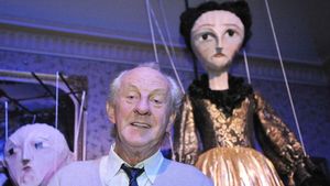 Designerul personal al prințesei Diana, Paul Costelloe, a murit răpus de boală. Familia a făcut anunțul trist