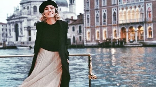 Ana Morodan şi-a schimbat look-ul. Cu cine seamănă acum "contesa digitală"