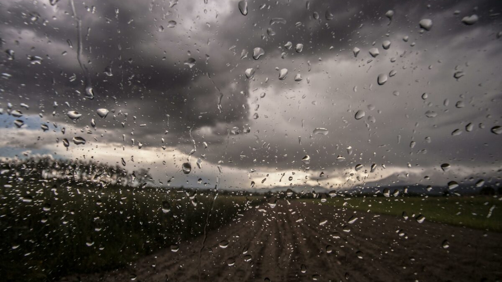 Prognoza meteo azi, 15 februarie 2026. Moldova sub cod de lapoviță: răcire bruscă și precipitații mixte la final de săptămână