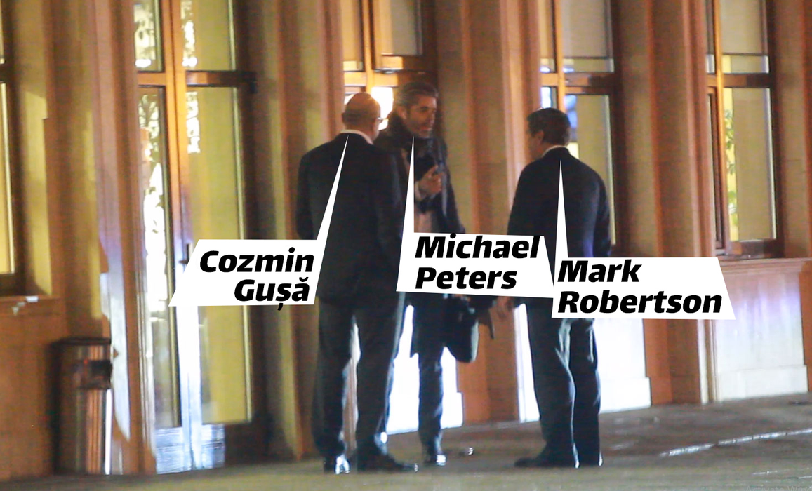 Cozmin Gușă, într-o discuție cu Michael Peters și Mark Robertson, la Aeroportul Băneasa