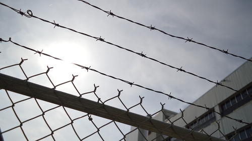 Este alertă în penitenciare! Polițiștii refuză să mai păzească deținuții. Ce le cer șefilor din Guvern