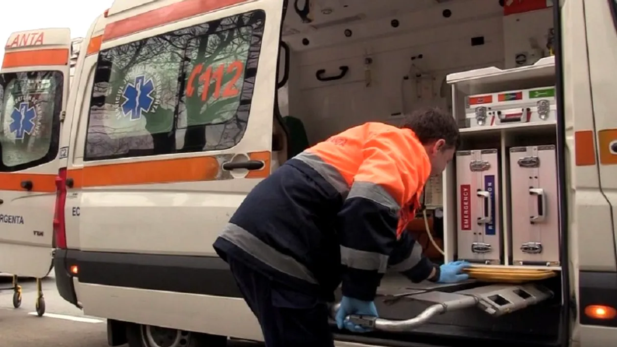 Ambulanţa Corabia a rămas fără angajaţi: 13 salariaţi, sub control judiciar după ce ar fi furat din combustibilul salvărilor