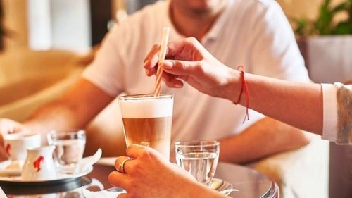S-a îndrăgostit de o româncă, iar acum are de plătit rate la apartament și mașină. Povestea italianului înșelat
