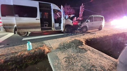 Accident grav pe DN 1C! A fost activat planul roșu, după ce două microbuze s-au ciocnit