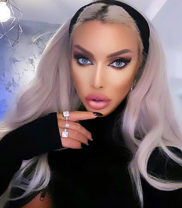 Loredana Chivu, una dintre cele mai sexy femei din România