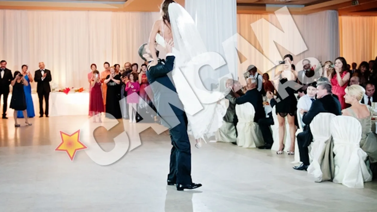 Dansez pentru tine e nimic! Vezi aici imagini de senzatie de la nunta fiicei lui Funzaverde: mirele o ridica in aer si ingenuncheaza in fata ei!