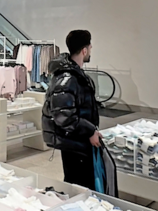 Cât a cheltuit Edward Sanda la mall, în lipsa Cleopatrei. Artistul ține cu casa, nu glumă