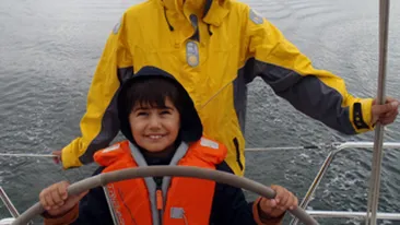 Lucian Minduta pe post de bona in weekend! Si-a scos copiii in larg