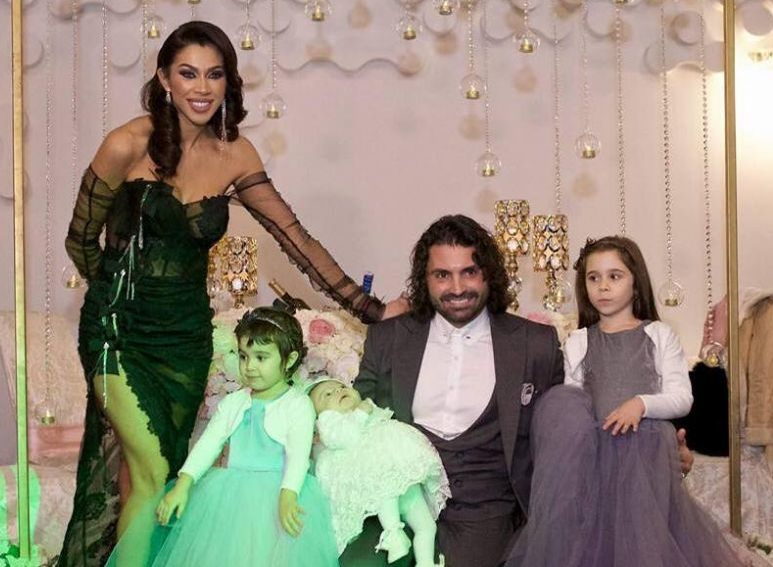 Pepe s-a ţinut de cuvânt. Cu ocazia Crăciunului, a realizat o galerie foto cu familia sa. Imaginile sunt senzaţionale