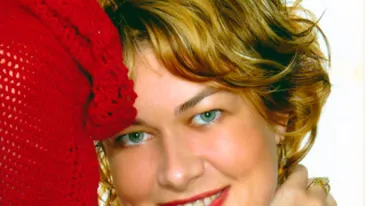 Transformarea incredibila a primei Miss Romania! Blonda cu picioare lungi a ajuns profesoara universitara! O recunosti?