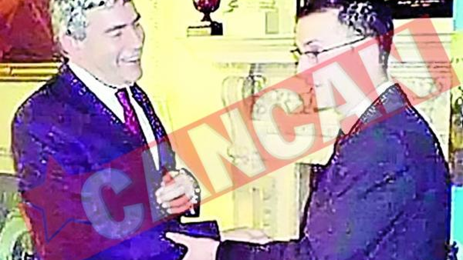 S-a lipit cu superglue de premierul britanic