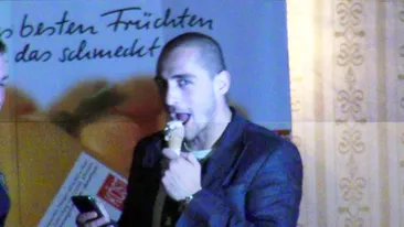 Ce frumoasa este viata, cand te-apuca dimineata! Draghia “mananca” o bere la micul dejun si apoi se urca la volanul decapotabilei!