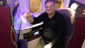 Constantin Dinescu urmează să fie înmormântat. Zeci de vedete își iau rămas bun de la „baronul luxului”