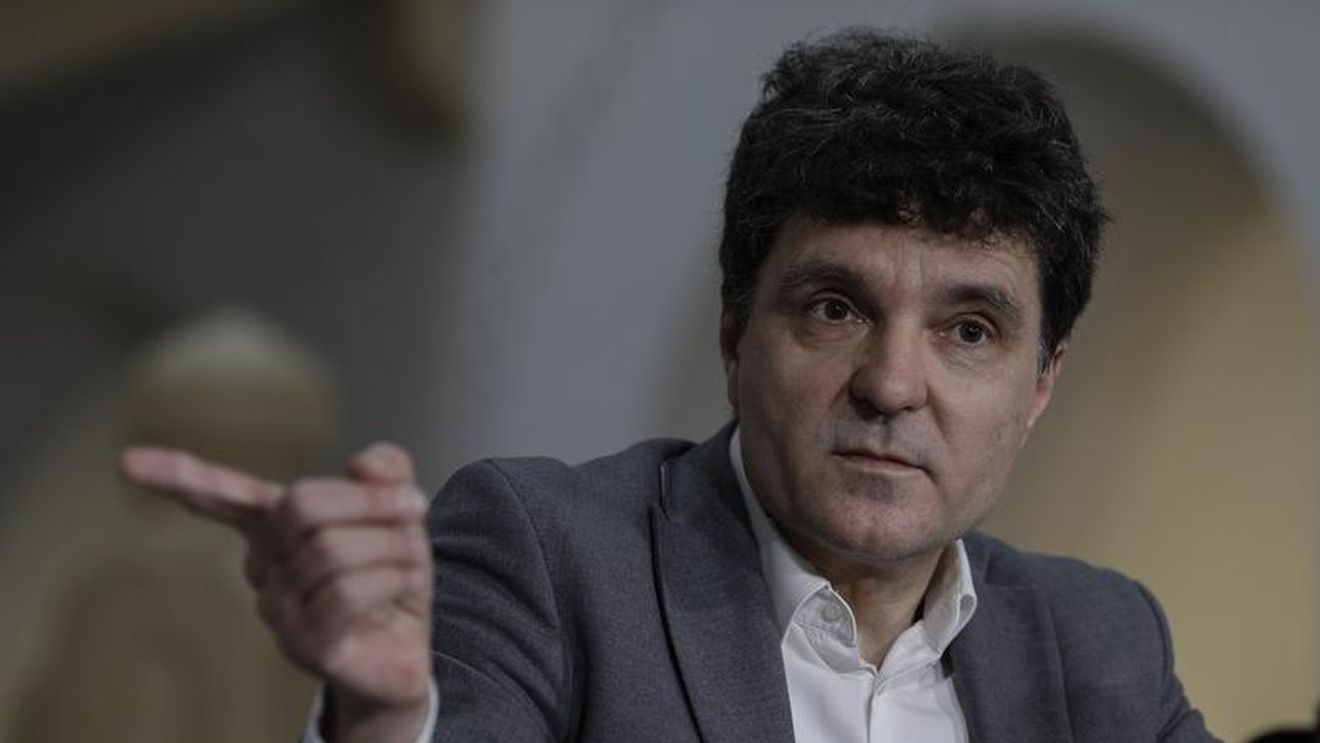 Bucureștenii au interzis la apă caldă și în vara lui 2023. Pe cine dă vina Nicușor Dan