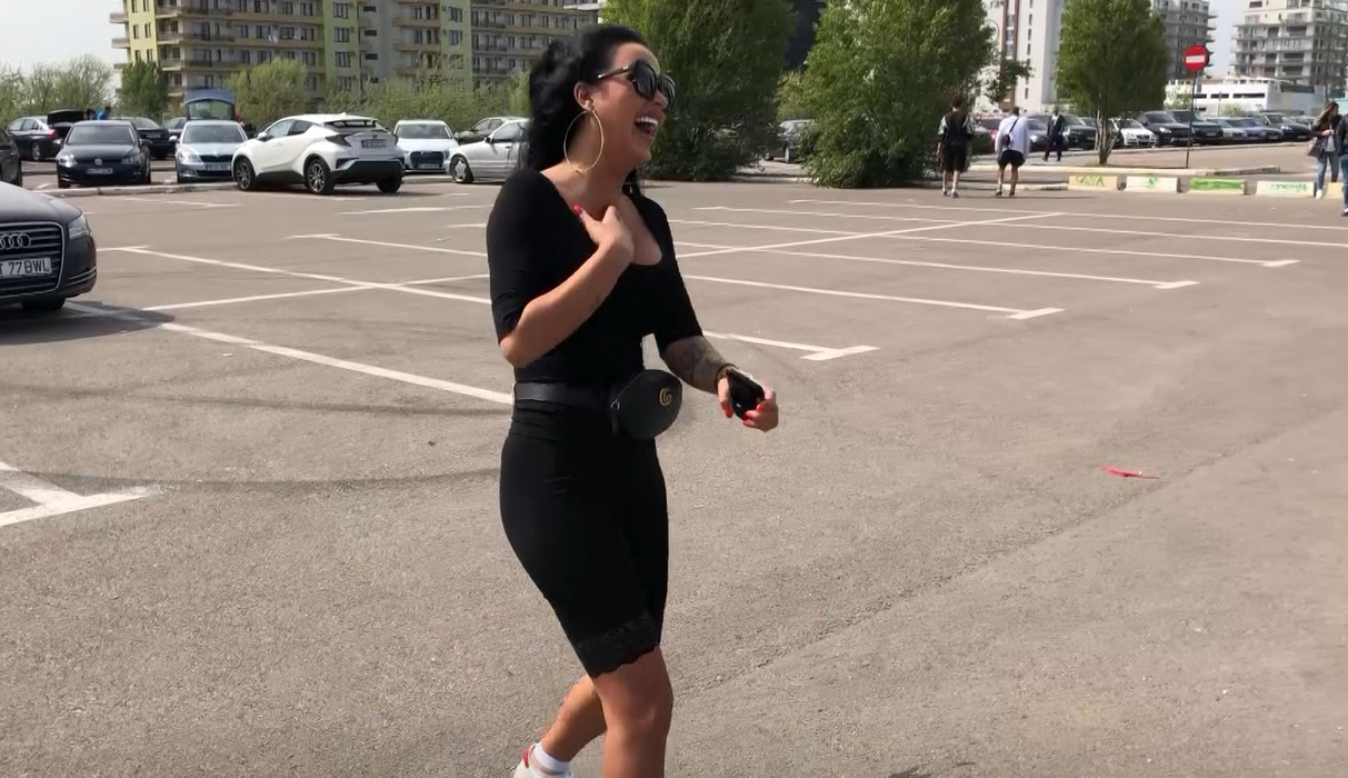 Daniela Crudu: "E toată lumea aici, m-am întâlnit cu o groază de prieteni, e frumos, ca la mare" (Foto: CANCAN.RO)