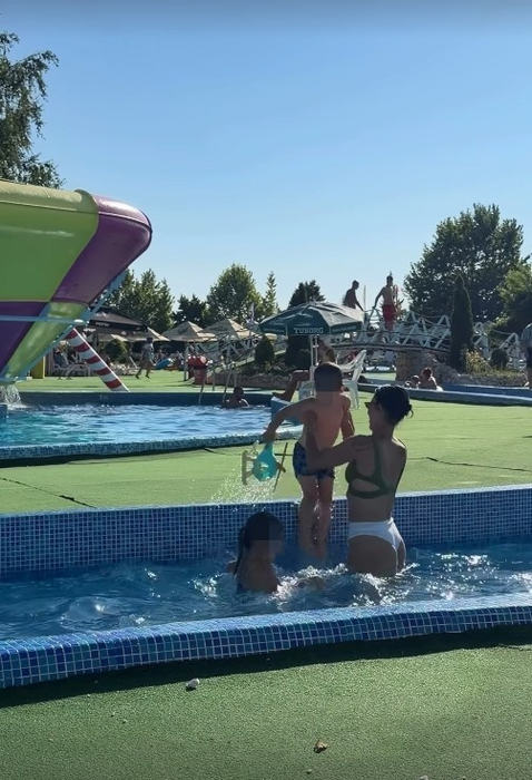 Andreea Popescu și-a afișat noua siluetă la plajă. Vedeta a dat jos 14 kilograme